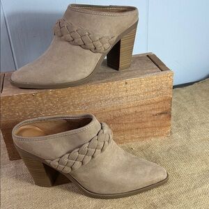 Universal Thread Taupe Braided Mules